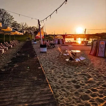 Night Host Trzebnicka 56 Free Parking アパート *