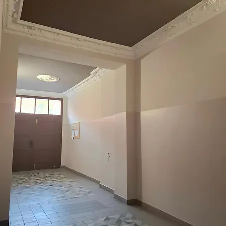 Night Host Trzebnicka 56 Free Parking アパート *