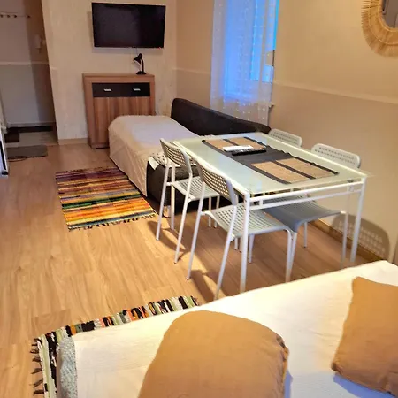 Night Host Trzebnicka 56 Free Parking * فروتسواف