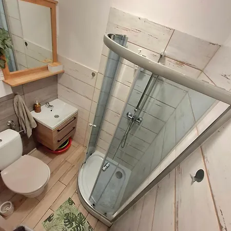 Night Host Trzebnicka 56 Free Parking *