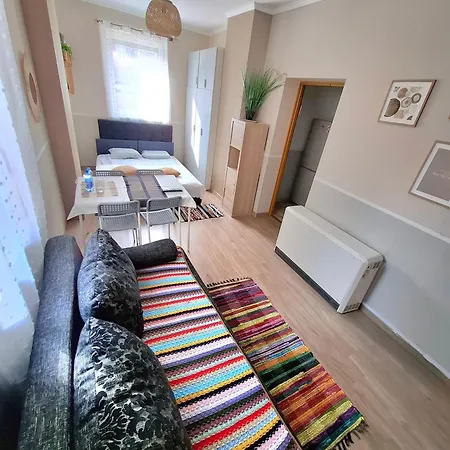 Night Host Trzebnicka 56 Free Parking