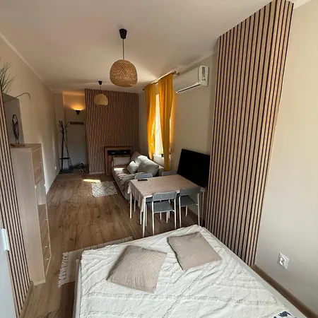 Apartment Night Host Trzebnicka 56 Free Parking *