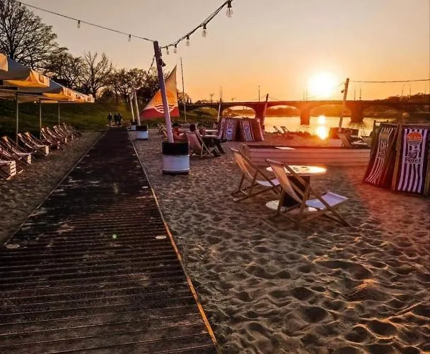 Night Host Trzebnicka 56 Free Parking Апартаменты *