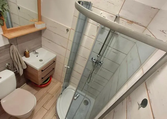 Night Host Trzebnicka 56 Free Parking *